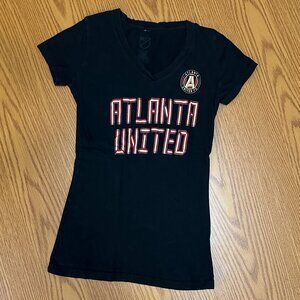 ⚽️ Atlanta United FC Women’s V-Neck Tee - Black/Gold - Size Small